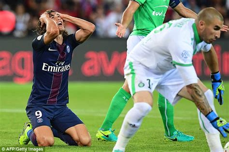 PSG Distracted By Arsenal Champions League Clash Lucas Moura Offers