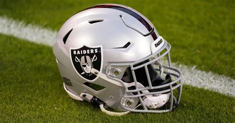 Las Vegas Raiders Sign Two Time Super Bowl Champion Quarterback