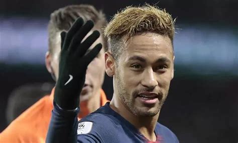 Santos sondeó el regreso de Neymar con un contrato por seis meses