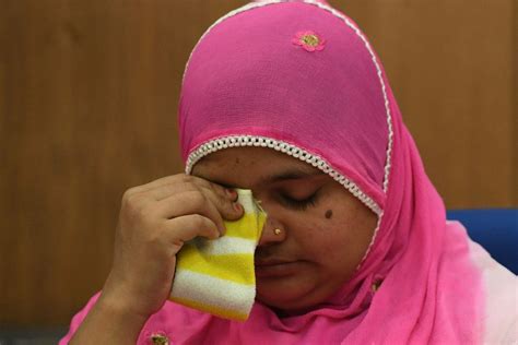 Bilkis Bano Case Supreme Court Issues Notice To Gujarat Govt Over Release Of Convicts