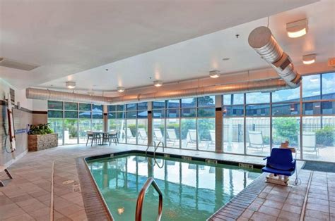 9 Hotels with Indoor Pools in Baton Rouge, LA