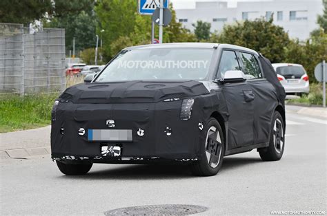 2024 Kia EV3 electric subcompact crossover spied