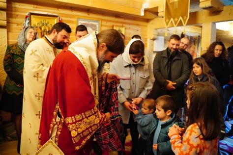 Liturghie de hram în biserica românească Sfinții Martiri și