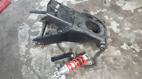 Sell 06 07 Yamaha Yzf R6 Yzf R6 Oem Swingarm Swing Arm Rear Shock Absorber Axle Oem In Worth