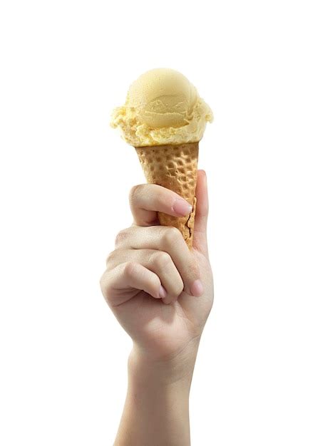 Una Mano De Mujer Sosteniendo Un Cono De Helado Sobre Un Fondo Blanco