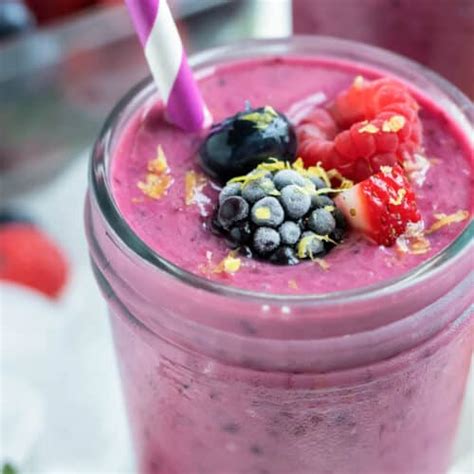 Mixed Berry Smoothie Recipe - Evolving Table 