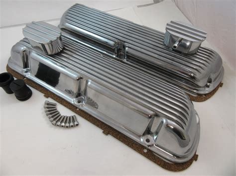 SB Ford SBF Finned Polished Aluminum Valve Cover Kit W Breathers 289