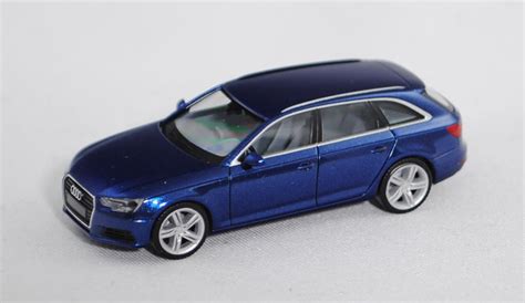 Audi A Avant B Typ W Modell Scubablau Metallic Herpa