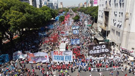 Con La Regulación De Los Manejos De Los Planes Sociales Cada Vez Hay Menos Piqueteros Minuto