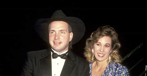 The Truth About Garth Brooks' Divorce From His First Wife Sandy Mahl