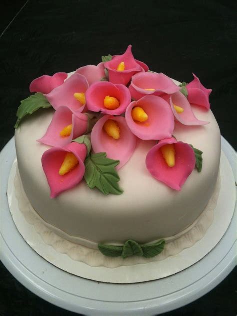 10 Famous Fondant Cake Ideas For Beginners 2024