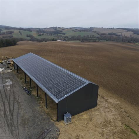 Installation panneaux photovoltaïque 100 kWc sur un bâtiment agricole