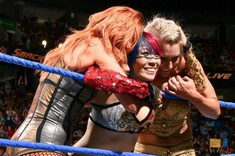 Wwe Smackdown Results Biggest Winners Losers And Moments From May 1