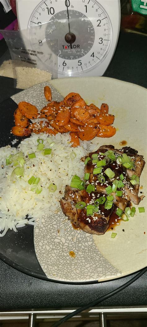 Bulgogi Pork Tenderloin With Roasted Carrots And Lime Rice R Hellofresh