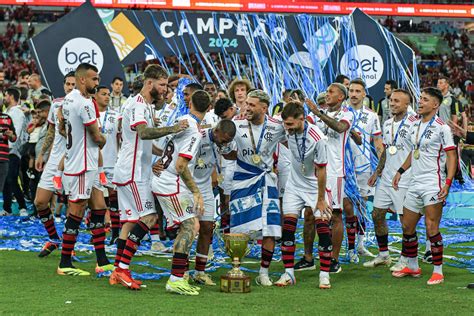 Maiores campeões do Cariocão Flamengo dispara na liderança