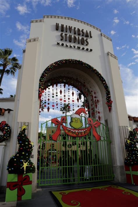 Universal Studios Hollywood Begins Grinchmas 2013 - Coaster101