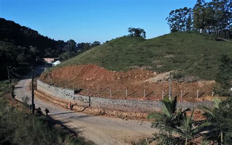 Pavimenta O Do Trecho Final Da Rua Jos Reuter Impacta Tr Nsito