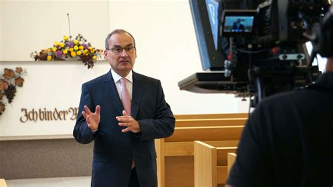 Neuapostolische Kirche führt Frauenordination ein