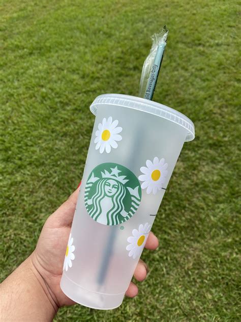 Daisy Reusable Starbucks Cup | Starbucks cups, Starbucks diy ...