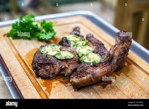 Medium rare steak hi-res stock photography and images - Alamy