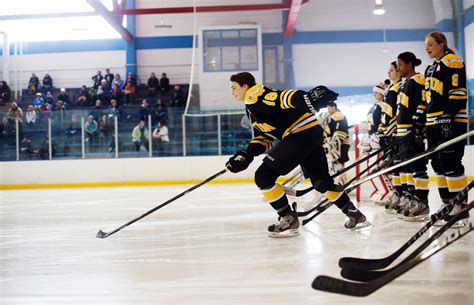 Canadian Women’s Hockey League Faces Challenges in North America - The New York Times