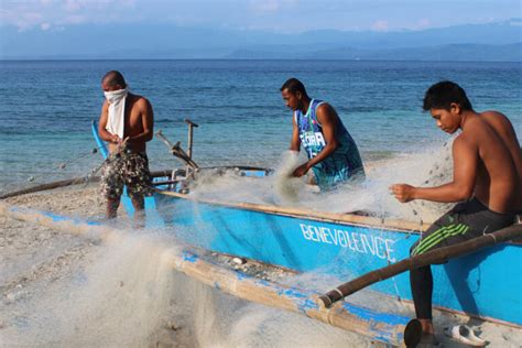 Philippines oil spill may reverberate long after cleanup declared ...