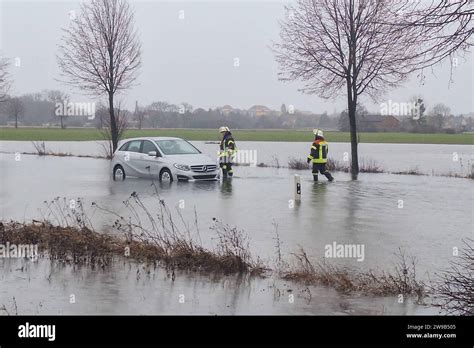 Raguhn Jeßnitz Hochwasser Situation Spitzt Sich Zu Autos Bleiben Im