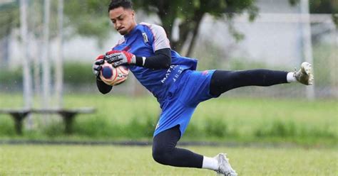 Santos Volta A Negociar A Renova O De Contrato Do Goleiro Mazoti