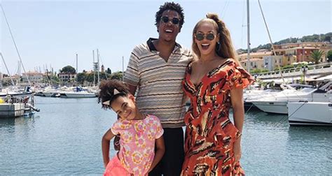 Beyonce Shares Sweet Family Photos From Seaside Vacation! | Beyonce ...