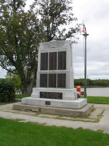 Historic Sites of Manitoba: Selkirk War Memorial (Eveline Street, Selkirk)