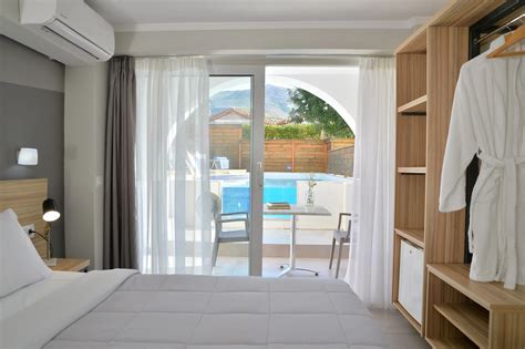 Double room with Private Pool / ground floor - Rooms - Klelia Beach