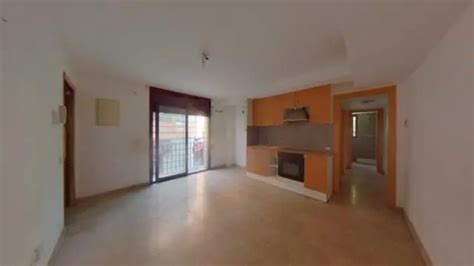 Piso En Venta En Carrer De Cervantes En Centre Por 142 000