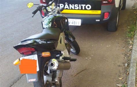 Motocicleta Mais De R Mil Em D Bitos Apreendida Em Chapec