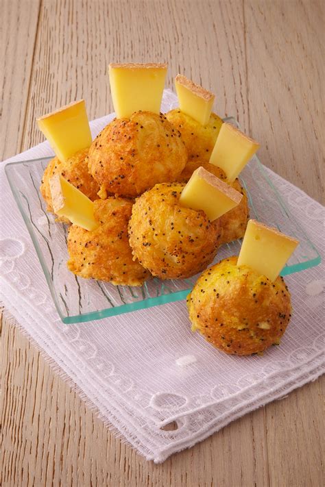 Gougères au gruyère pour 4 personnes Recettes Elle à Table