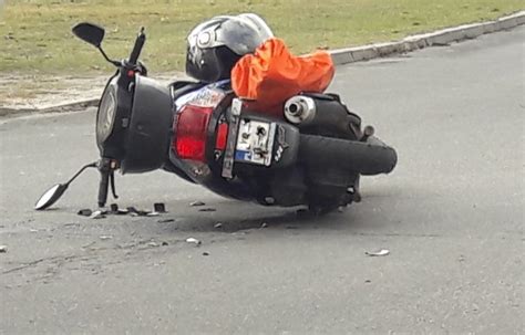 Tragiczny wypadek w Rawie Mazowieckiej Nie żyje kierujący skuterem