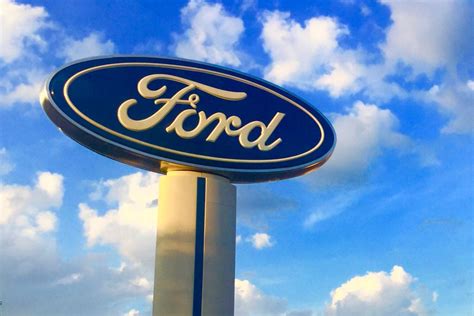 Ford Recalls 310 000 Trucks To Fix Problem With Driver S Front Air Bag