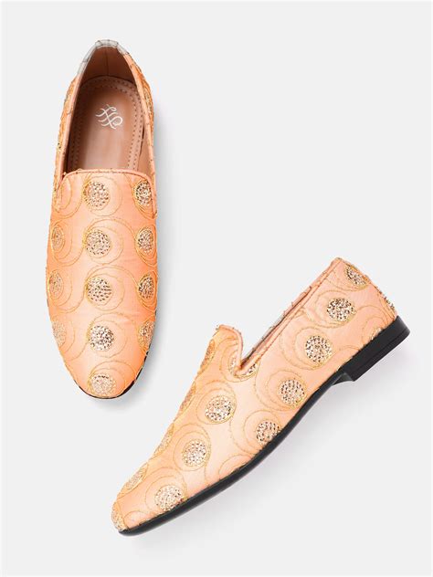 Buy House Of Pataudi Men Peach Coloured And Gold Toned Handcrafted Embellished Mojaris Casual