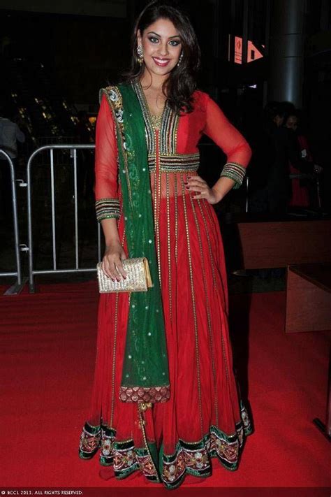 richa gangopadhyay  beautiful  indian attire tollywood