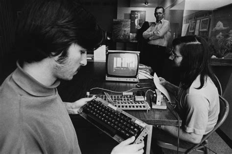 Working Apple-1 computer sold by Steve Jobs himself could fetch $1 ...