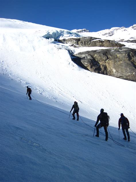 Canadian Rockies Alpine Guides: Glacier Travel Course & Athabasca ascent