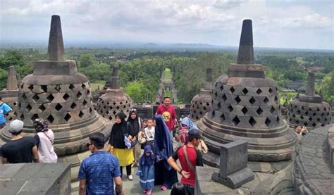 Prambanan Dan Borobudur Dibuka Jumlah Pengunjung Candi Dibatasi 7 500 Orang