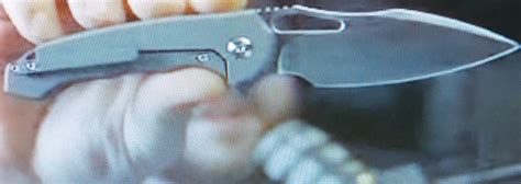 Whiskey knife fight on YouTube, does anyone know the name of this knife? : r/pocketknives