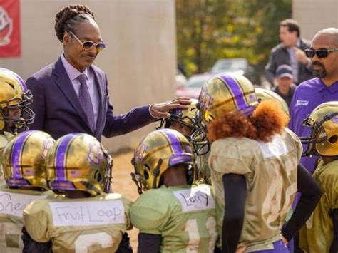 'The Underdoggs': Snoop Dogg's youth football movie shares strong message