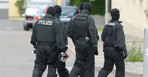 Schüsse aus Schreckschusswaffe in Karlsruhe Festnahmen Baden