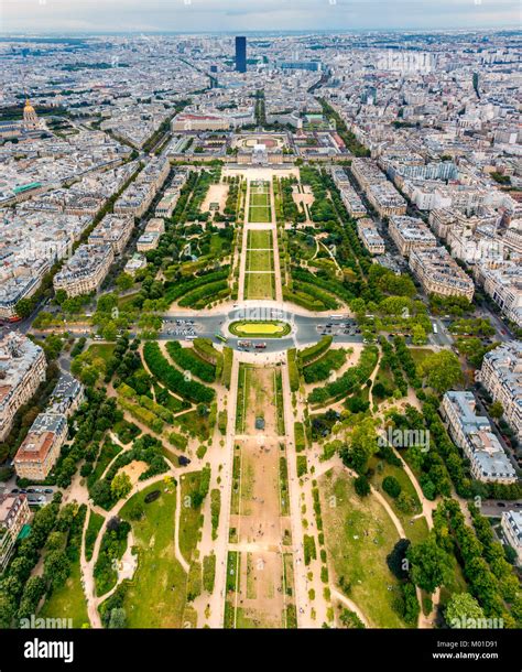 Parc Du Champ De Mars