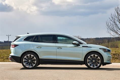 Skoda Enyaq IV 80 Al Volante Del SUV Elettrico Boemo