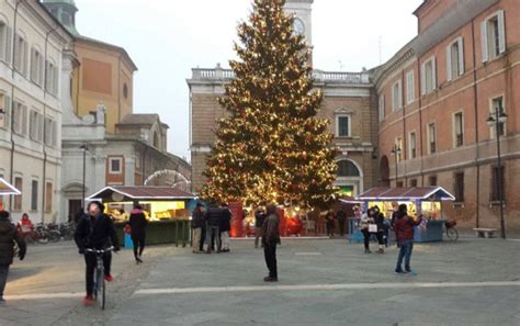 Natale A Ravenna Luminarie Accese Sabato E Lalbero Il Prossimo