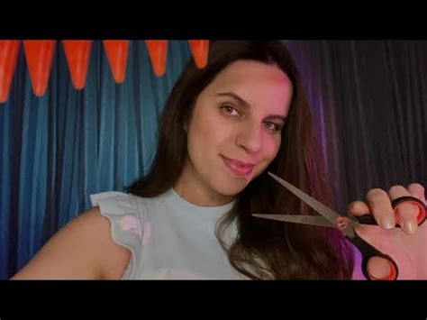 ASMR Roleplay CORTANDO O SEU CABELO Relaxe Aqui