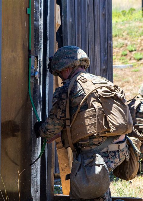 Dvids Images Th Meu Marines Conduct Breaching Training For Rut