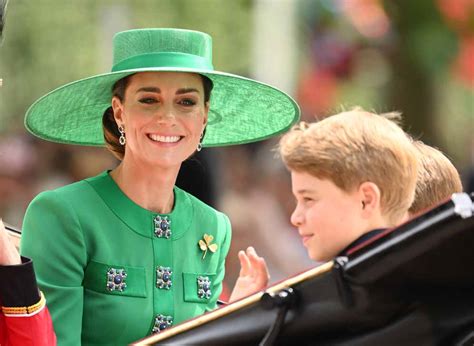 Kate Middleton Ennesima Trasformazione Il Look Al Trooping The Colour